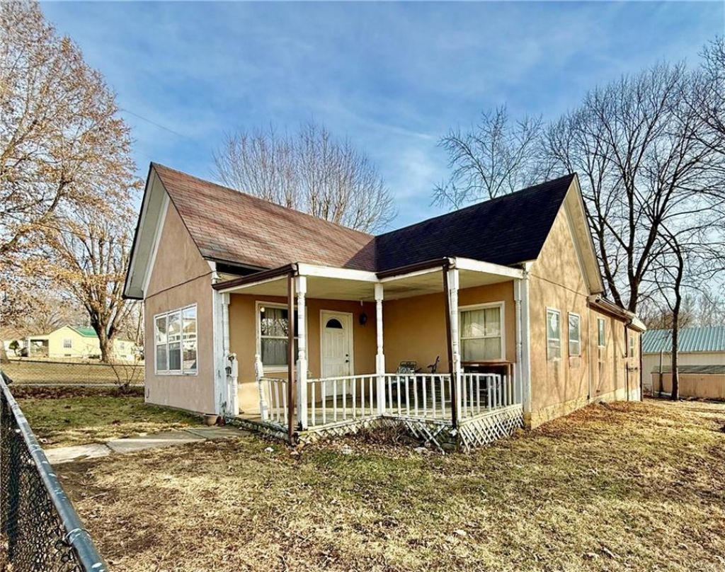 107 E 2nd Street, Dearborn, MO 64439 Main Photo