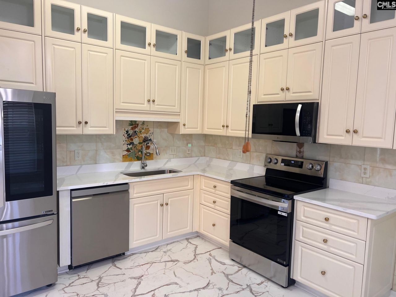 1313 Parliament Lake Drive  Photo 5