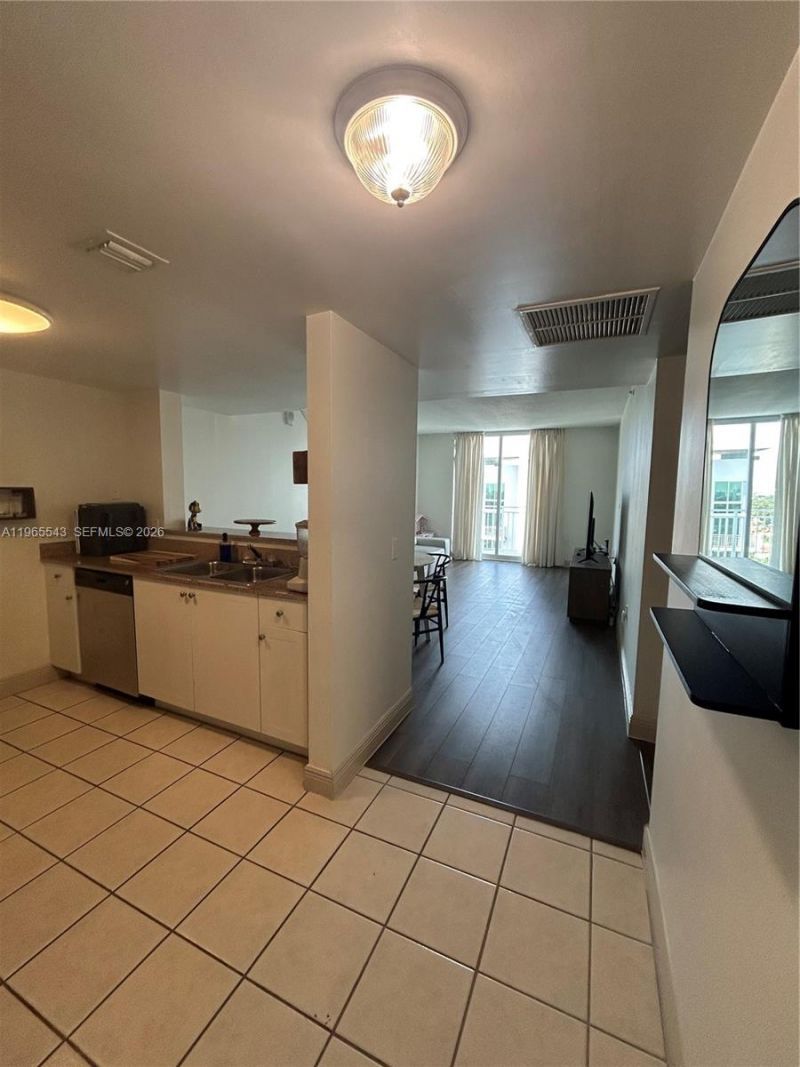 60 NW 37th Ave , Unit 1205, Miami, FL 33125 Photo