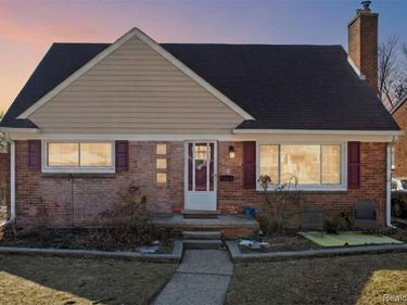 22050 Mauer Street, St. Clair Shores, MI 48080