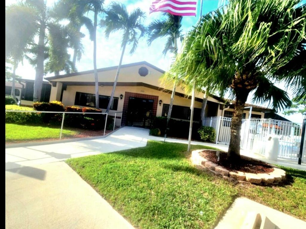 209 Pine Hov Circle, Unit B-2, Greenacres, FL 33463 Photo
