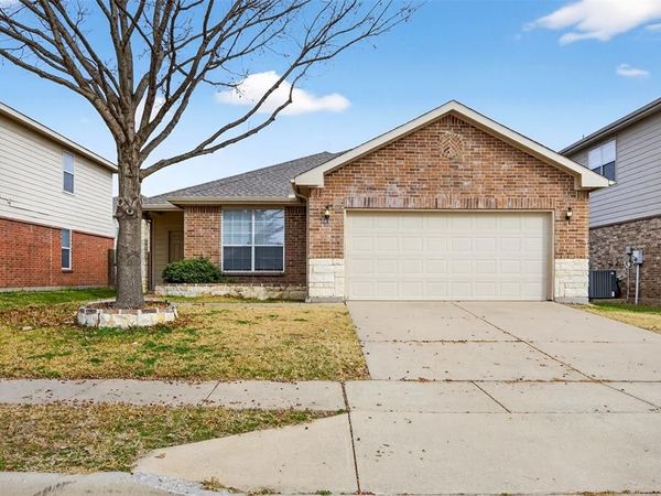 8616 Star Thistle Drive, Fort Worth, TX 76179