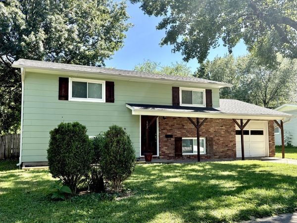 602 E Edgewood Street , Springfield, MO 65807