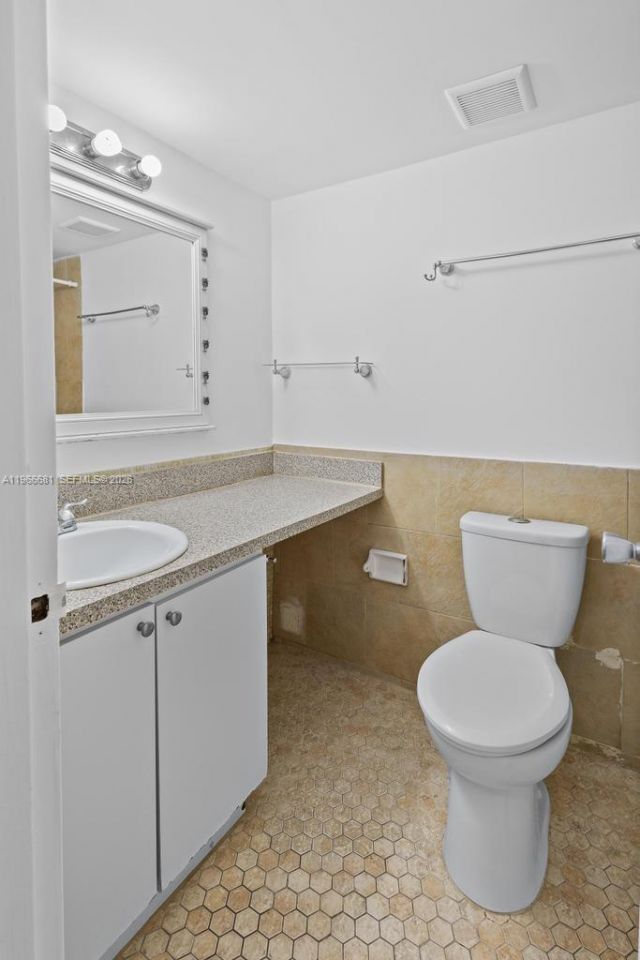 1800 Sans Souci Blvd, Unit 106, North Miami, FL 33181 Photo