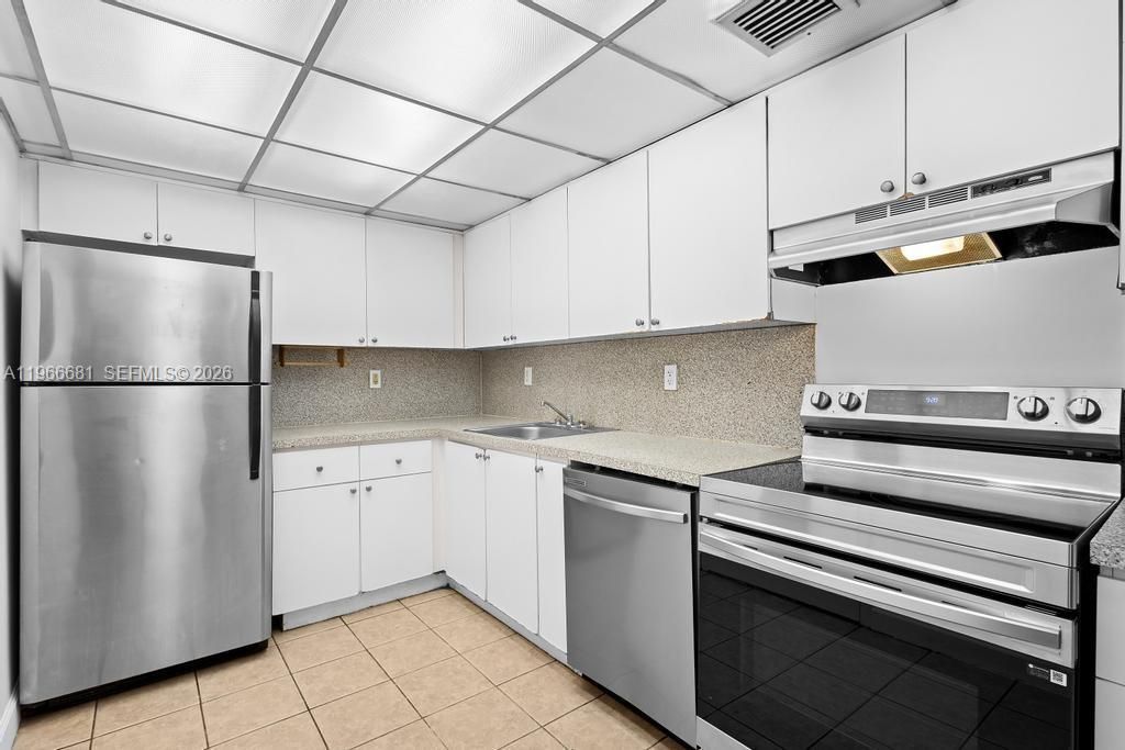 1800 Sans Souci Blvd, Unit 106, North Miami, FL 33181 Photo