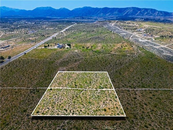 1 E Avenue V-12, Pearblossom, CA 93553