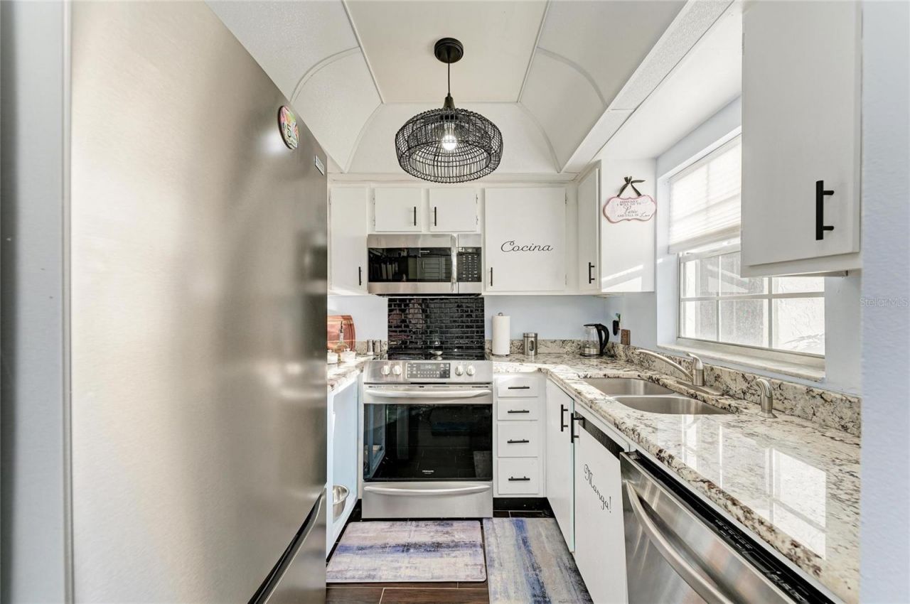 4514 3rd Street Circle W, Unit 327, Bradenton, FL 34207 Photo