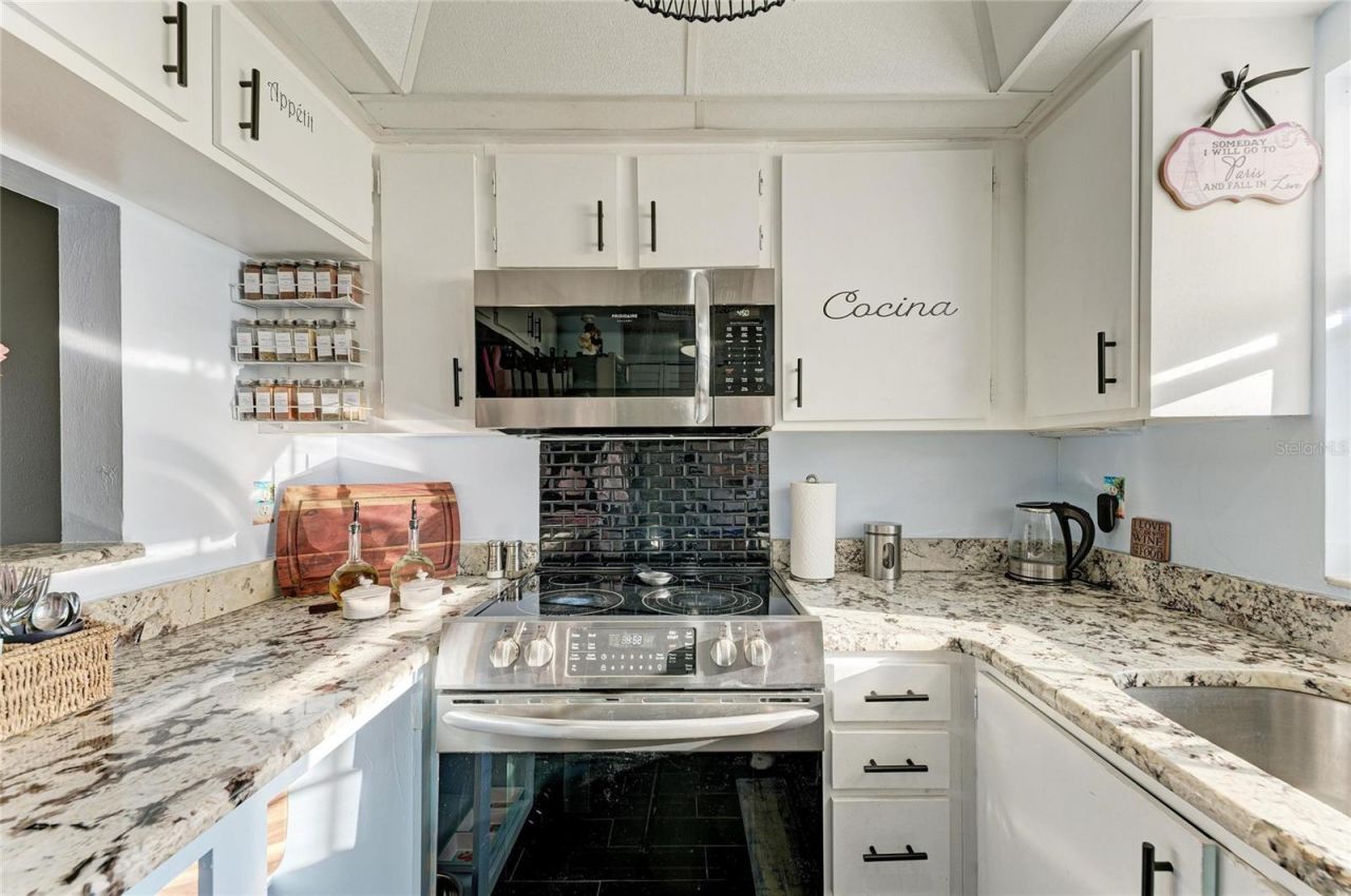 4514 3rd Street Circle W, Unit 327, Bradenton, FL 34207 Photo