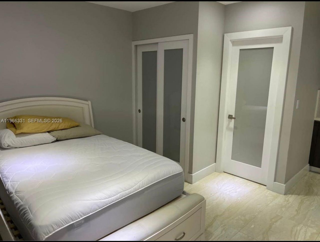 344 NW 136th Pl , Unit B, Miami, FL 33182 Photo