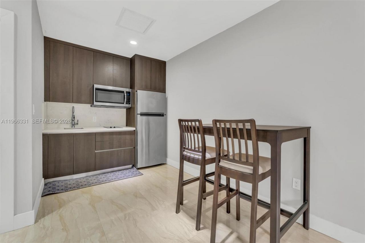 344 NW 136th Pl, Unit B, Miami, FL 33182 Photo
