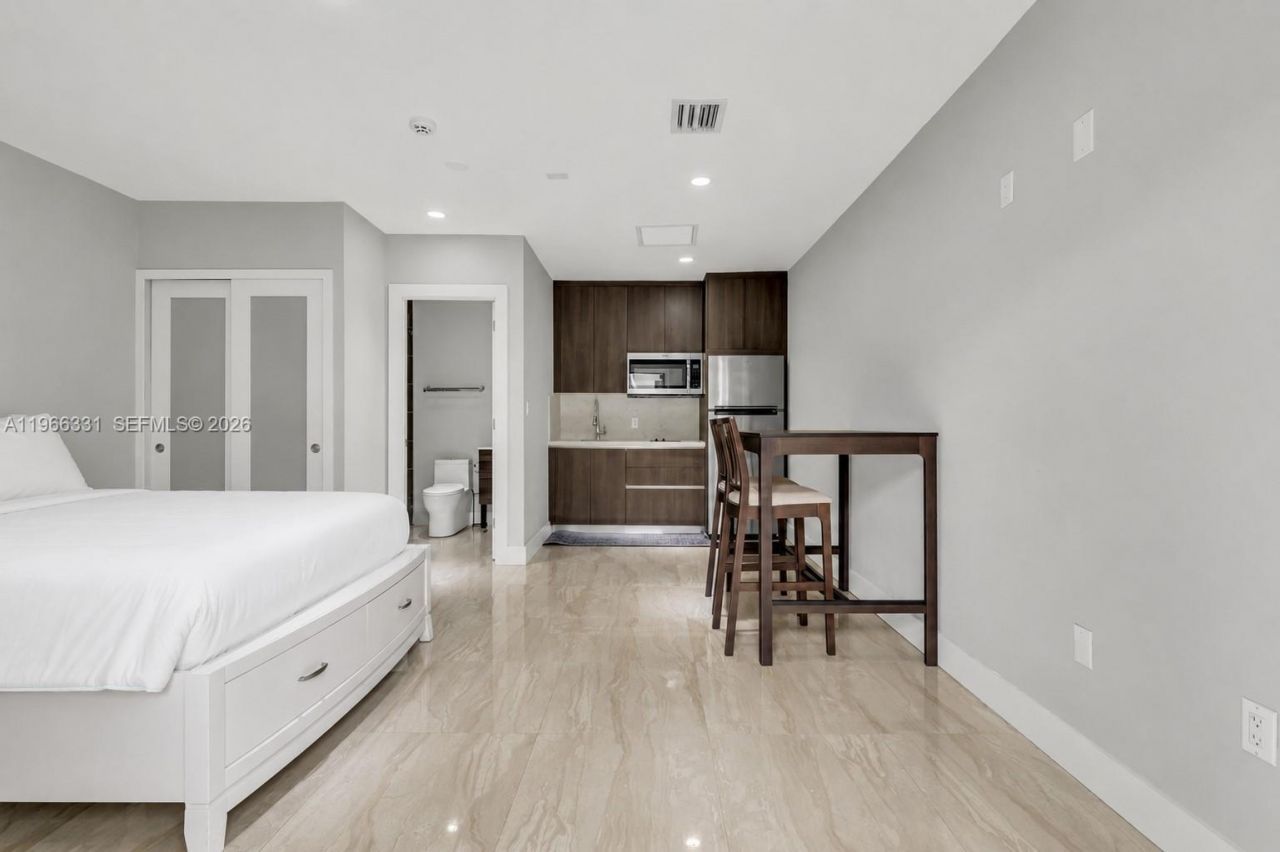 344 NW 136th Pl, Unit B, Miami, FL 33182 Photo