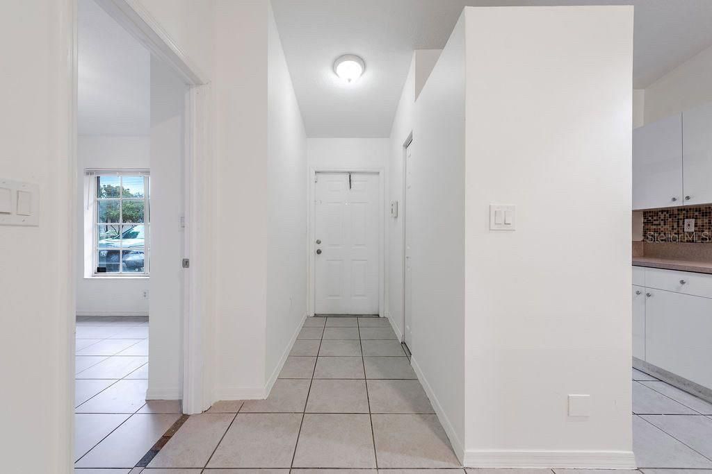 401 NE 1st Court, Unit 7-2, Hallandale Beach, FL 33009 Photo