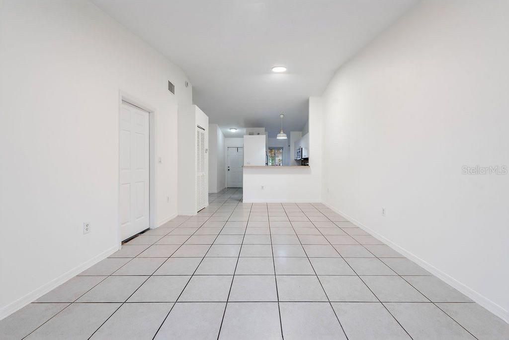 401 NE 1st Court, Unit 7-2, Hallandale Beach, FL 33009 Photo
