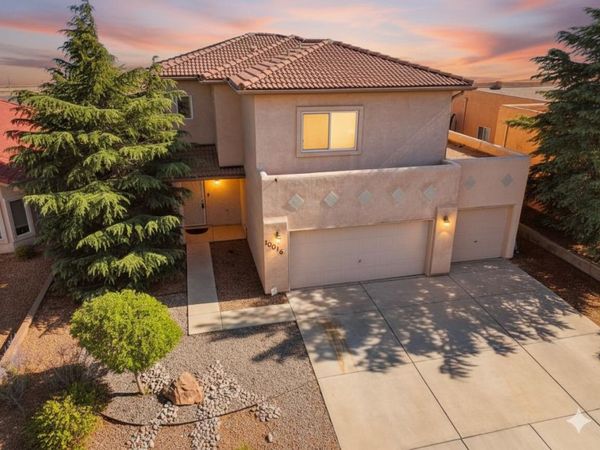 10016 Rio Canon Avenue SW, Albuquerque, NM 87121