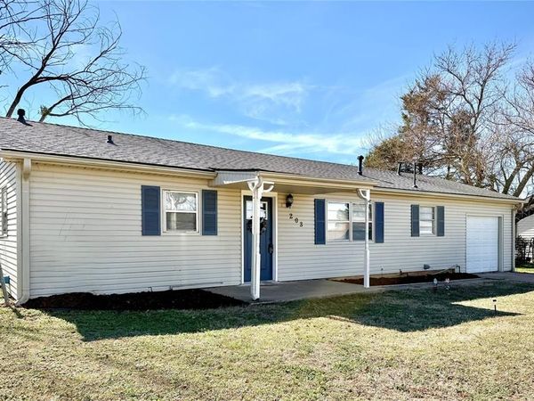 203 E Green Street, Meeker, OK 74855