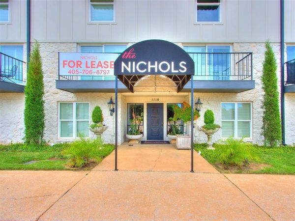 1110 Sherwood Lane, Unit 211, Nichols Hills, OK 73116