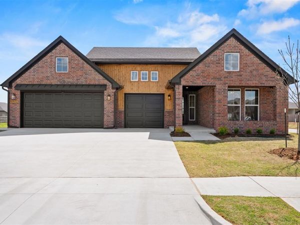 10532 NW 33rd Place, Yukon, OK 73099