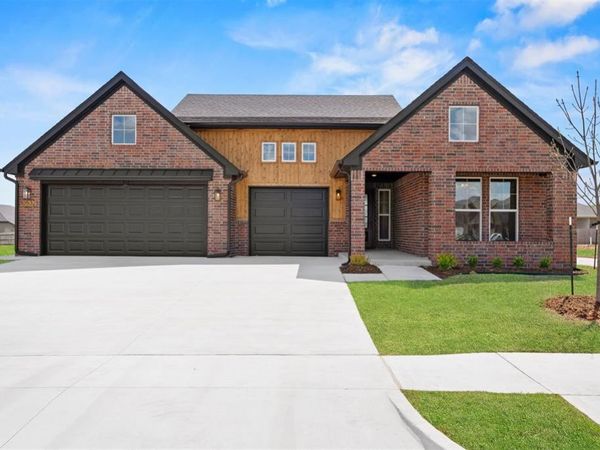 10532 NW 33rd Place, Yukon, OK 73099