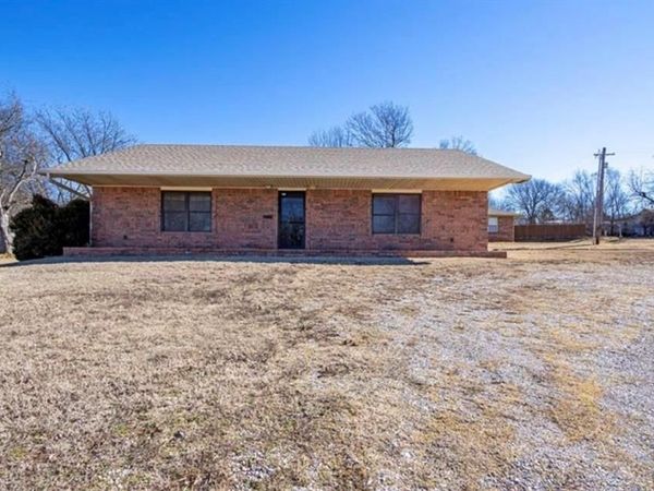 314 N Clarady , Wanette, OK 74878