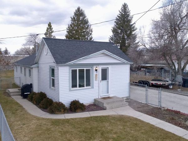 220 S 2nd East, Soda Springs, ID 83276