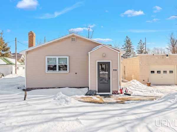 213 Roseland Street, Kingsford, MI 49802