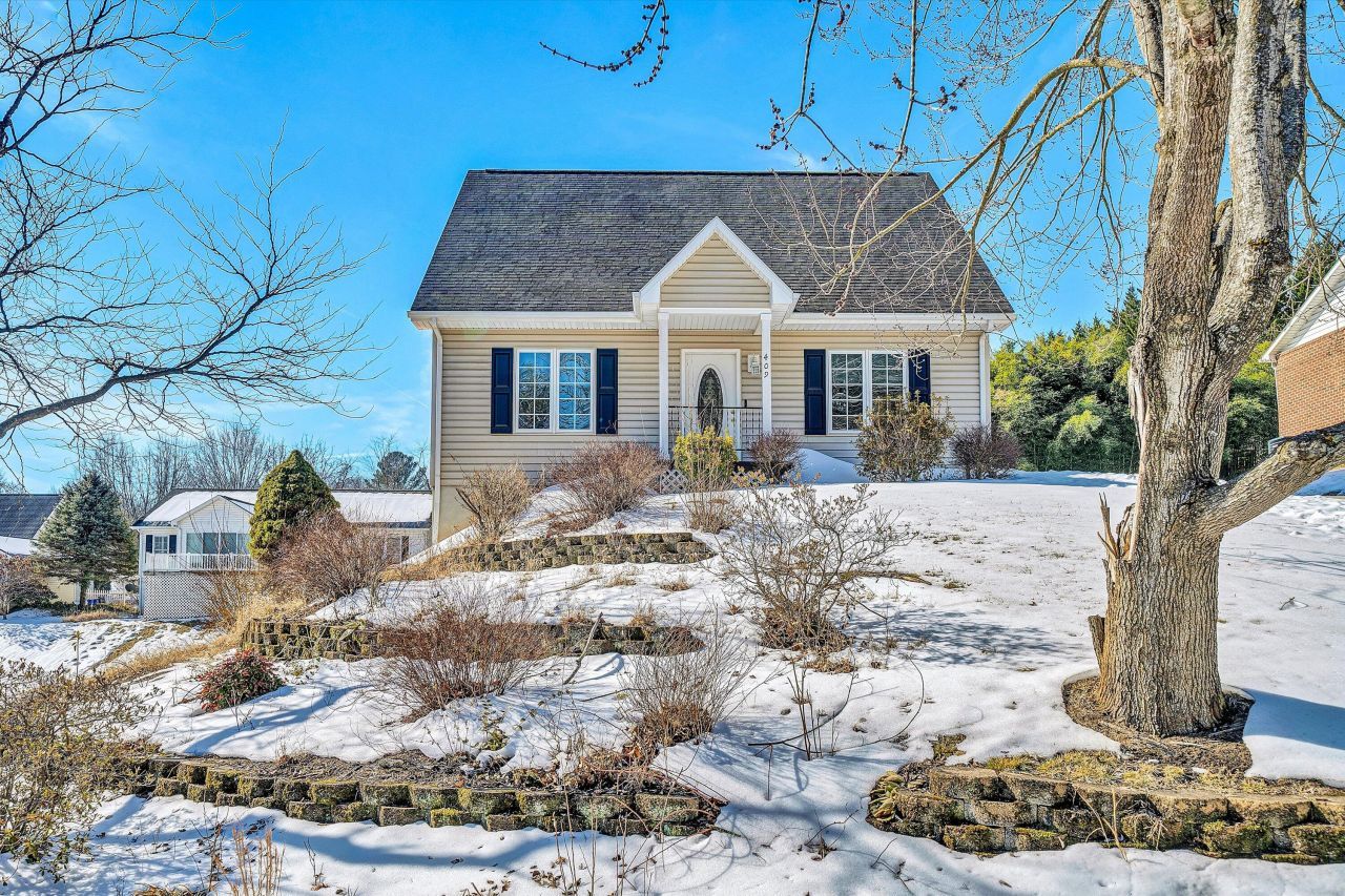 409 Wills Rd, Lexington, VA 24450 Main Photo