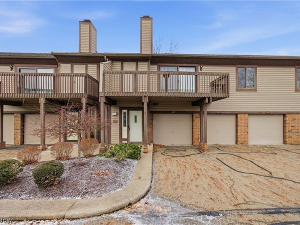 4557 Saint James Circle NW, Canton, OH 44708
