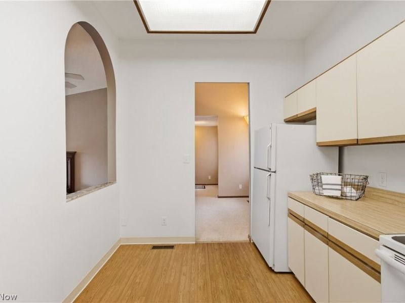 4557 Saint James Circle NW, Canton, OH 44708 Photo 7