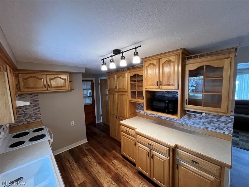 1442 Monter Avenue, Louisville, OH 44641 Photo 4