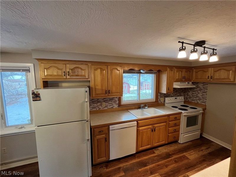 1442 Monter Avenue, Louisville, OH 44641 Photo 5