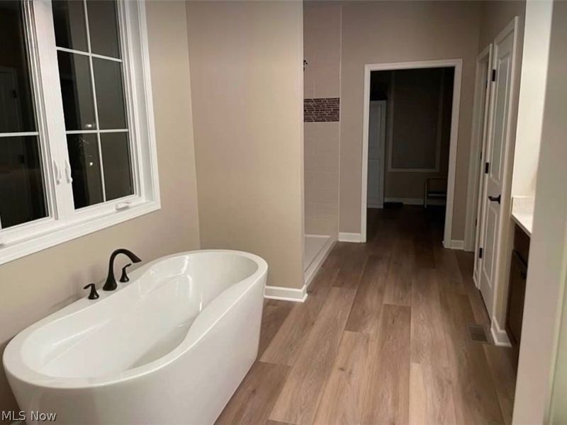 346 Glasgow Drive, Cleveland, OH 44143 Photo 19