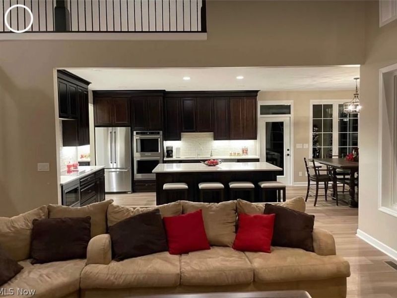 346 Glasgow Drive, Cleveland, OH 44143 Photo 6