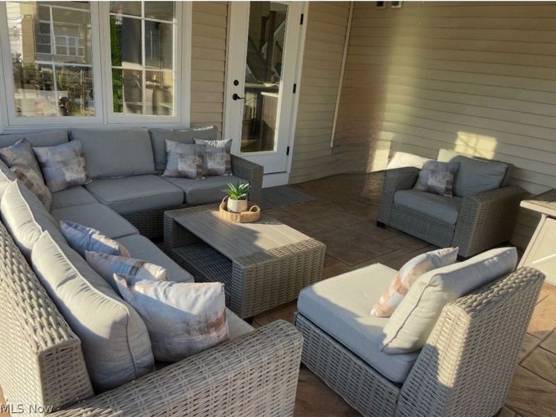 346 Glasgow Drive, Cleveland, OH 44143 Photo 9