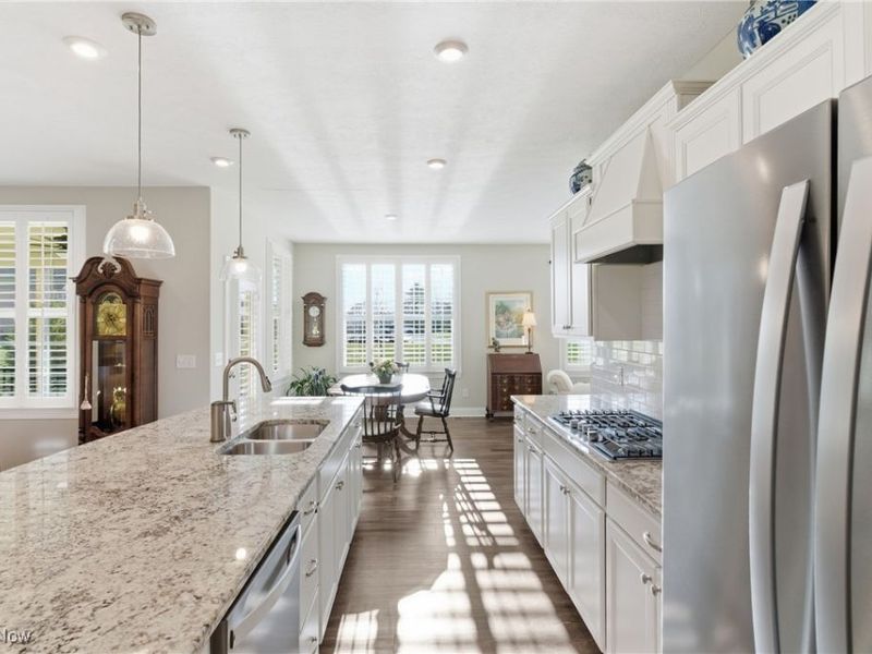 106 Brighton Drive, Aurora, OH 44202 Photo 4