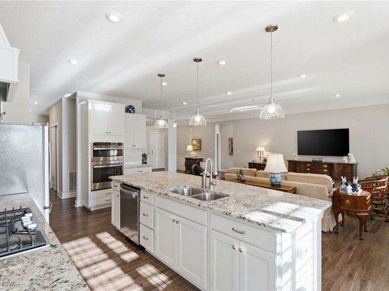 106 Brighton Drive, Aurora, OH 44202 Photo 5