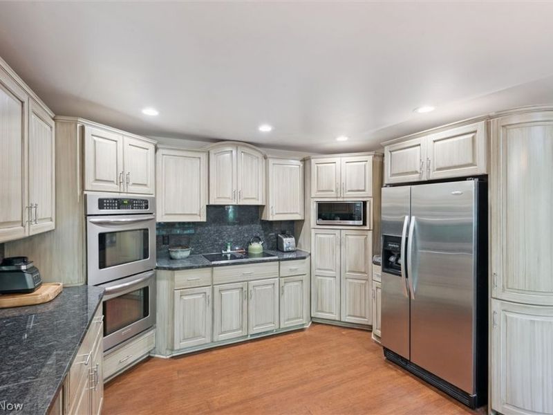 471-10 Antler Point, Aurora, OH 44202 Photo 16