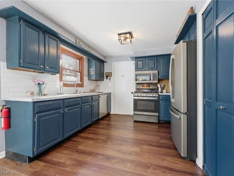 11585 El Dorado Circle NE, Hartville, OH 44632 Photo 10