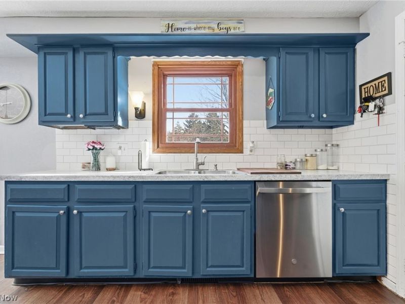 11585 El Dorado Circle NE, Hartville, OH 44632 Photo 12