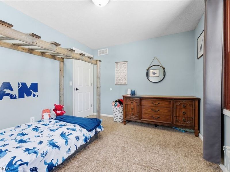 11585 El Dorado Circle NE, Hartville, OH 44632 Photo 18