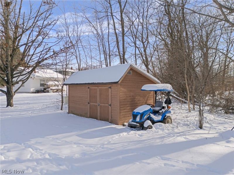 11585 El Dorado Circle NE, Hartville, OH 44632 Photo 27