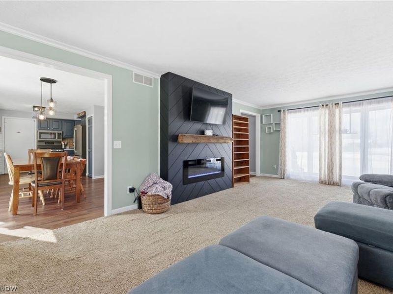 11585 El Dorado Circle NE, Hartville, OH 44632 Photo 7