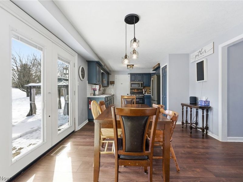 11585 El Dorado Circle NE, Hartville, OH 44632 Photo 9