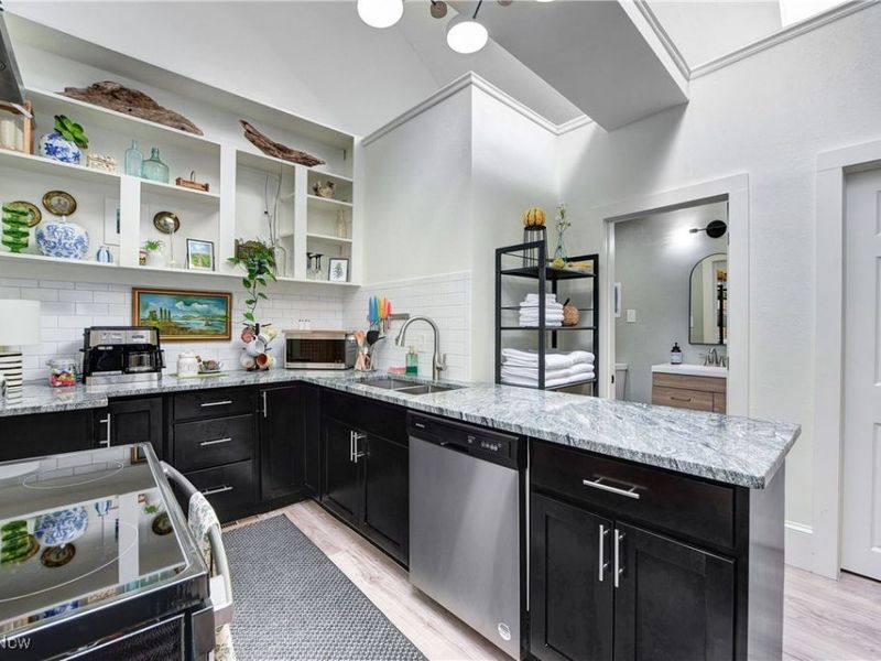 4300 Fulton Court, Cleveland, OH 44113 Photo 17