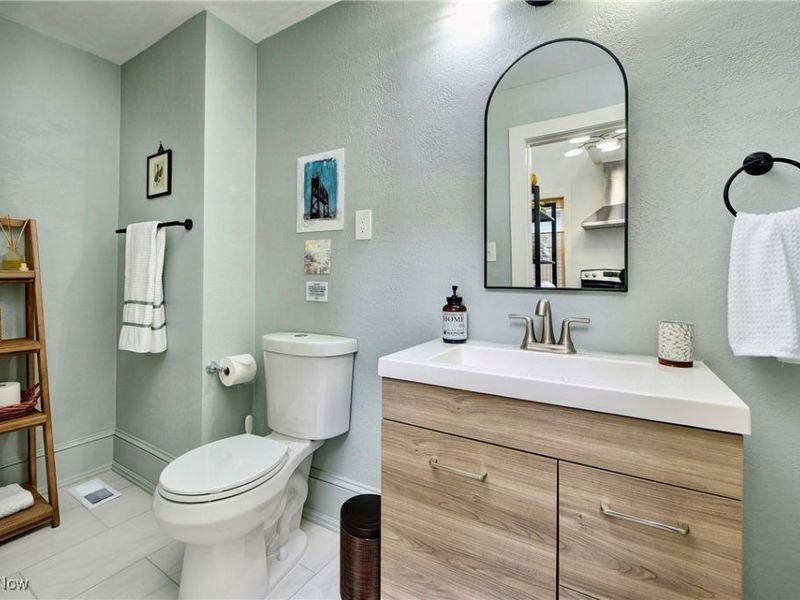 4300 Fulton Court, Cleveland, OH 44113 Photo 18