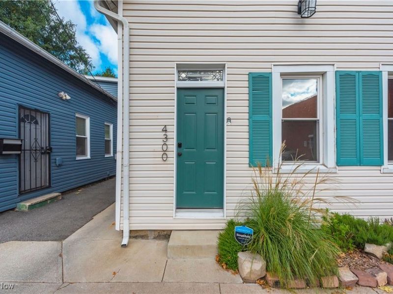 4300 Fulton Court, Cleveland, OH 44113 Photo 3