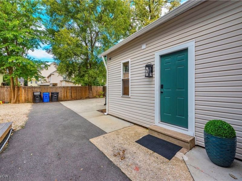 4300 Fulton Court, Cleveland, OH 44113 Photo 4