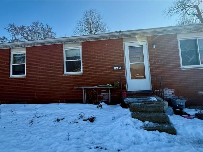 1443-1445 Hyde Park Avenue, Akron, OH 44310 Photo 2