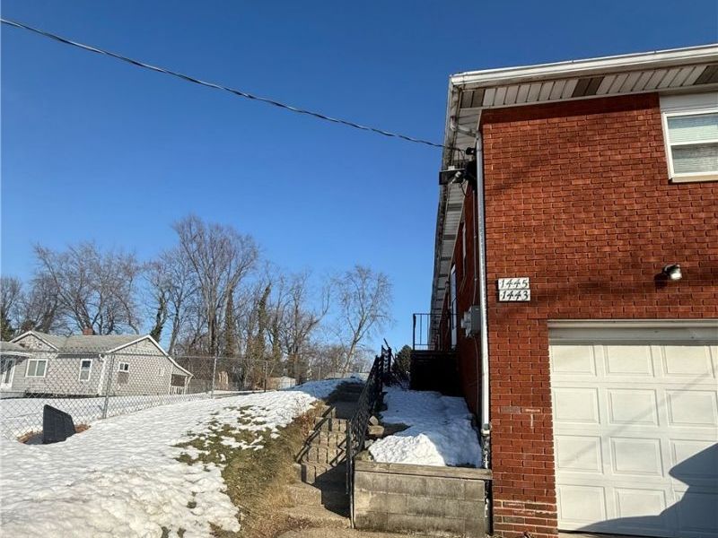 1443-1445 Hyde Park Avenue, Akron, OH 44310 Photo 3