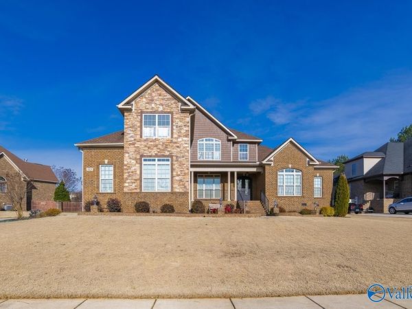 123 Forest Ridge Drive, Huntsville, AL 35806