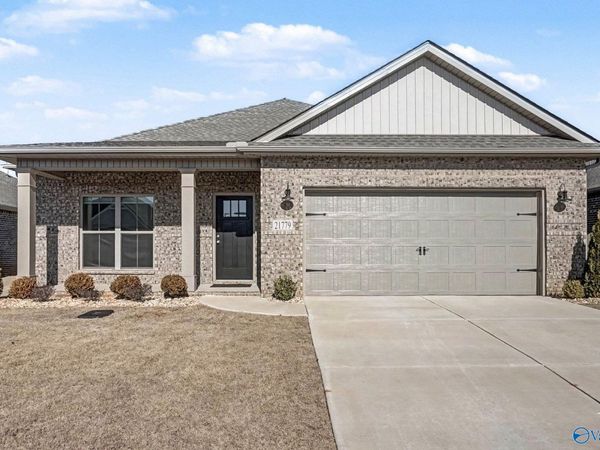 21779 Natures Cove Drive, Athens, AL 35613